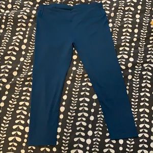 Teal size M Fabletics running Capri leggings